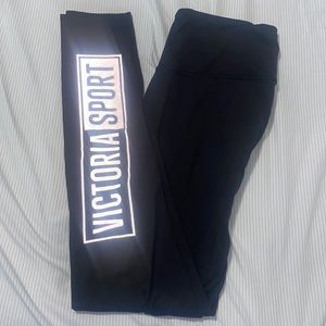 VICTORIAS SECRET KNOCKOUT LEGGINGS SIZE MEDIUM